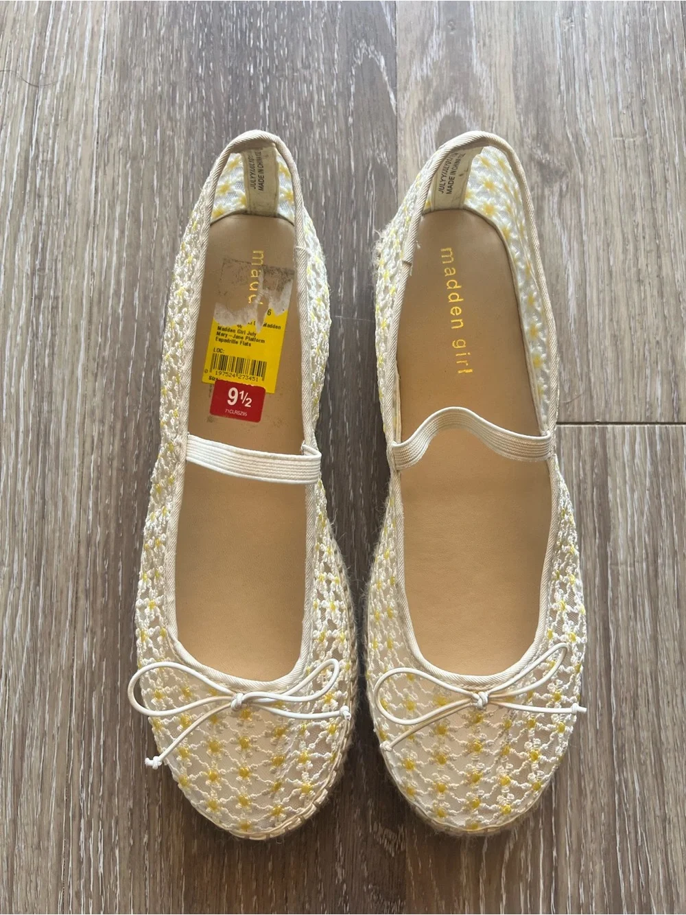 Madden Girl Daisy pattern espadrille mesh flat, size 9.5